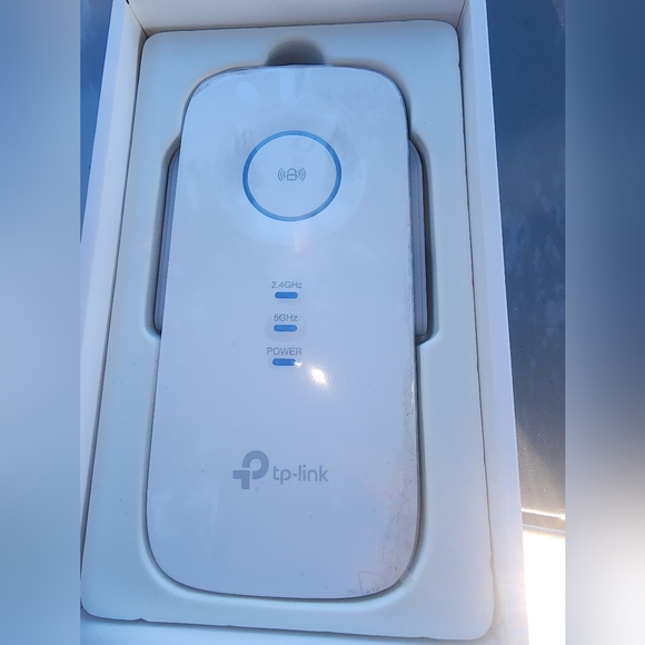 TP-Link AC1750 Wi-Fi Range Extender - Picture 5 of 5